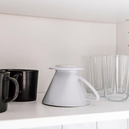Komplett Neu: 2-Zi Zentral Im Altbau. 24H-Checkin 킬 외부 사진