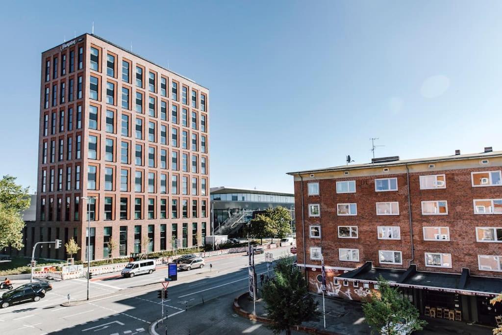 Komplett Neu: 2-Zi Zentral Im Altbau. 24H-Checkin 킬 외부 사진