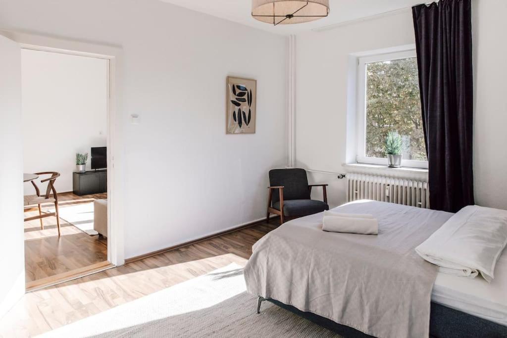 Komplett Neu: 2-Zi Zentral Im Altbau. 24H-Checkin 킬 외부 사진